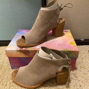 TOMS Suede Sandals